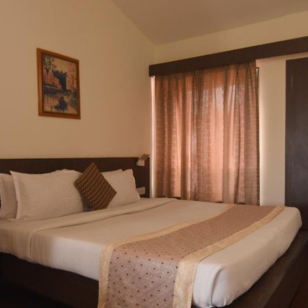 The Byke Old Anchor Beach Resort & Spa Cavelossim Esterno foto