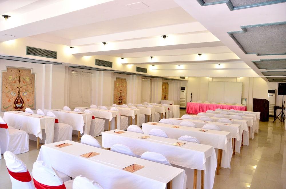 The Byke Old Anchor Beach Resort & Spa Cavelossim Esterno foto