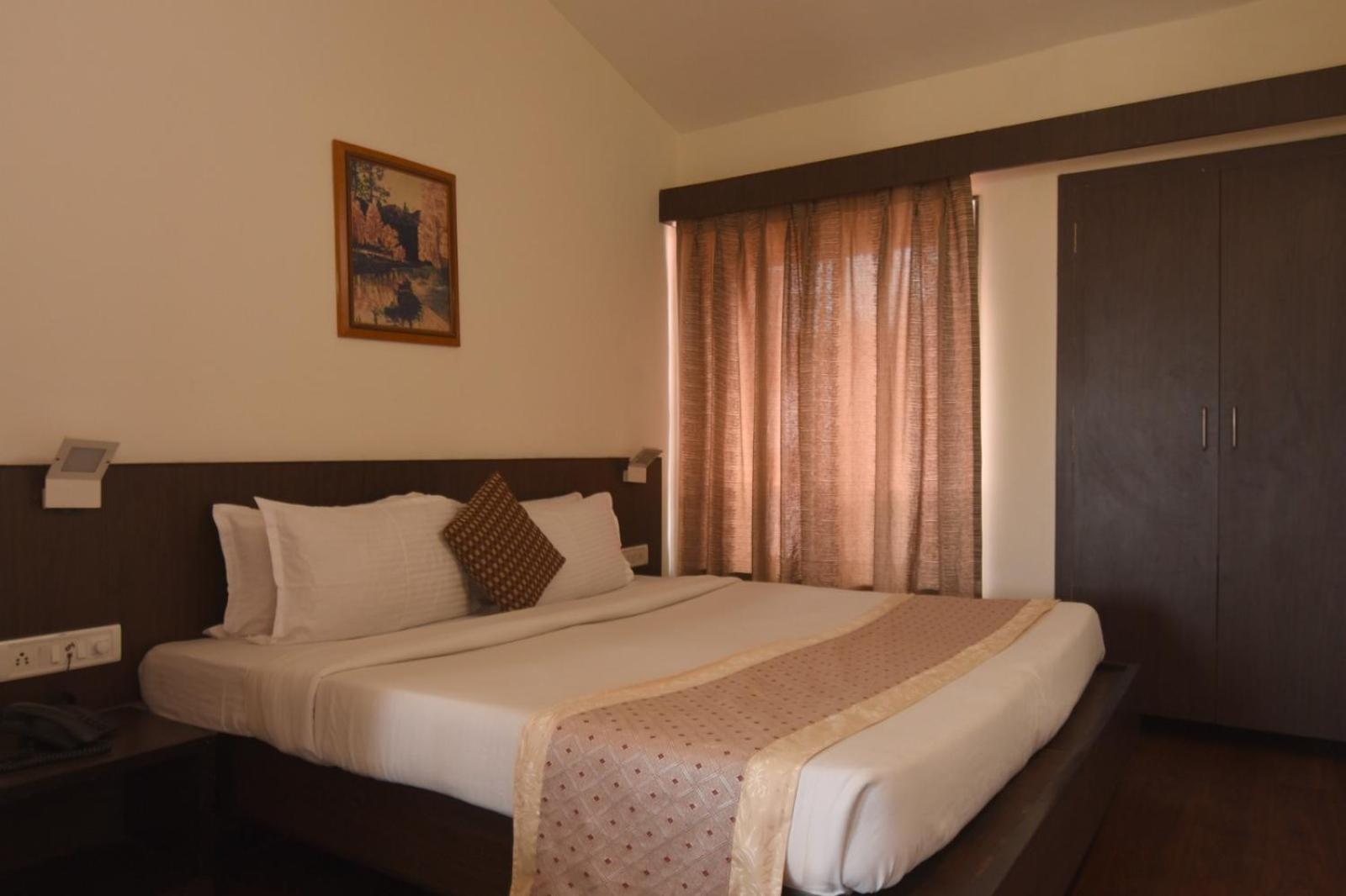 The Byke Old Anchor Beach Resort & Spa Cavelossim Esterno foto